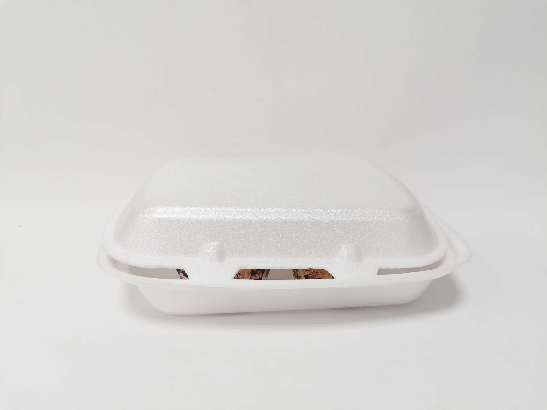 Пластиковый ланч-бокс 3-х секционный с баночкой, 1.76 л