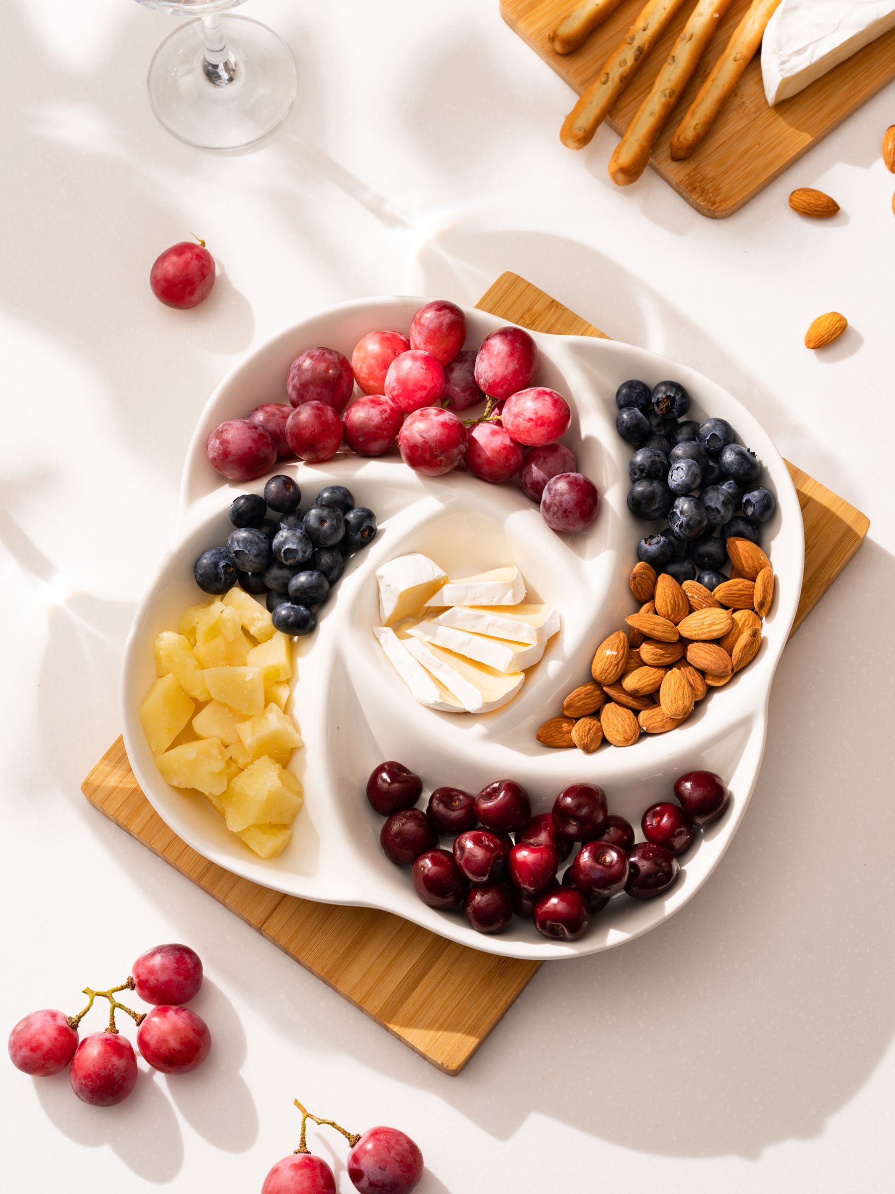 Керамическая менажница на 3 секции Salt of the sea, 20.2 см, белый